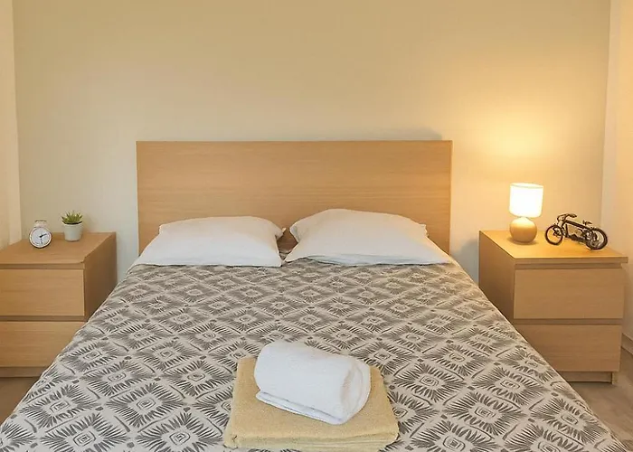 アパート La Terrasse Des Pins Spacieux Et Familial アンティーブ