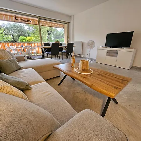 La Terrasse Des Pins Spacieux Et Familial Apartmán *