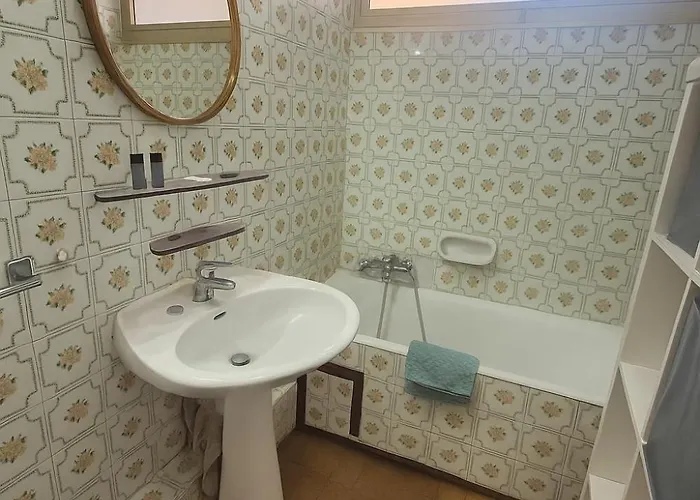 La Terrasse Des Pins Spacieux Et Familial 昂蒂布